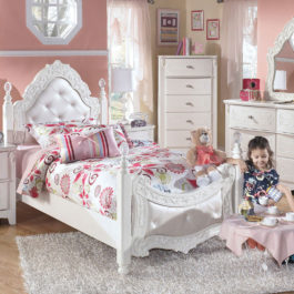 Child's Bedroom Furniture Set